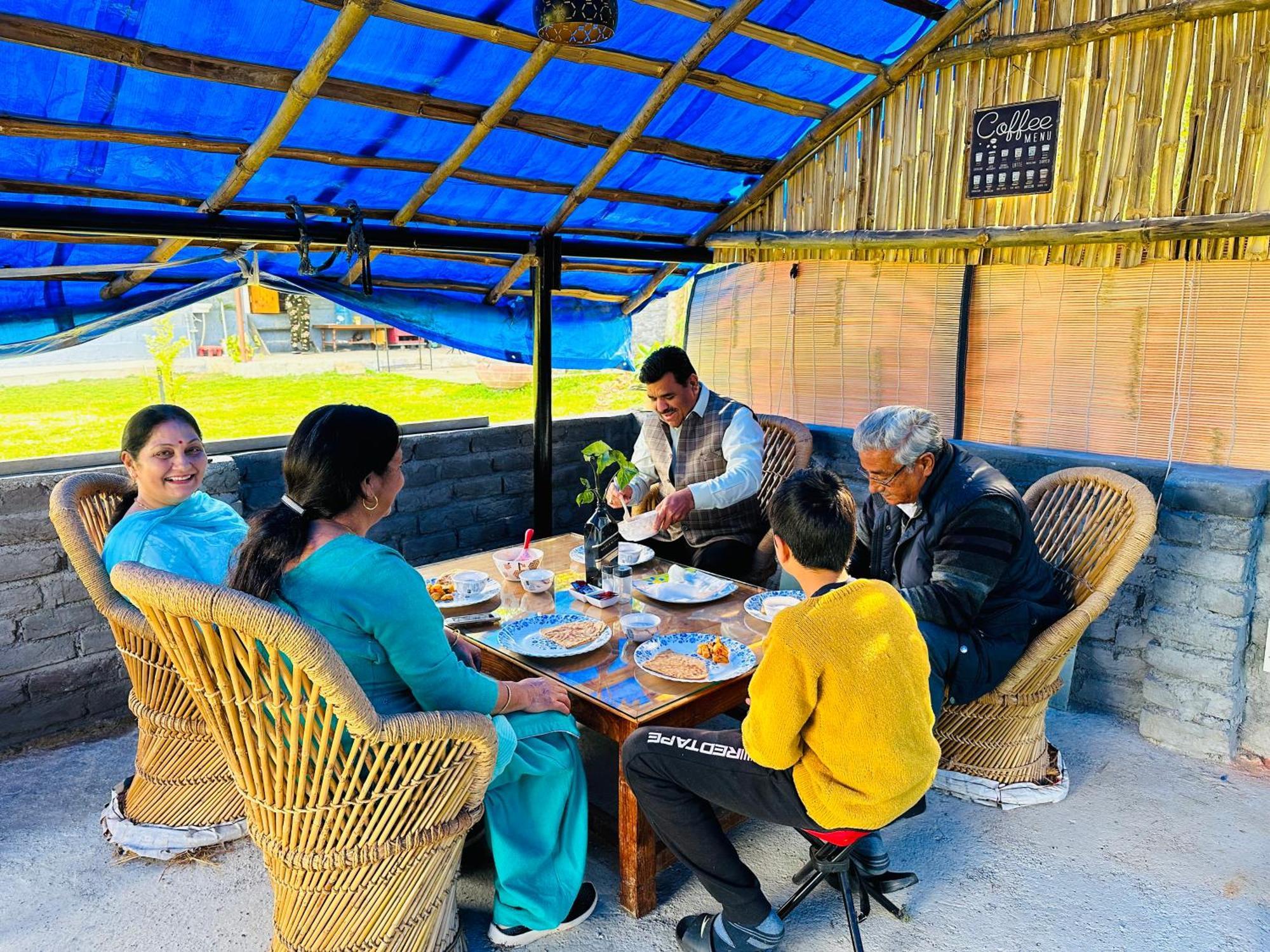 Auberge de jeunesse Dreamwoods A Travellers Farm à Dharamshala Extérieur photo